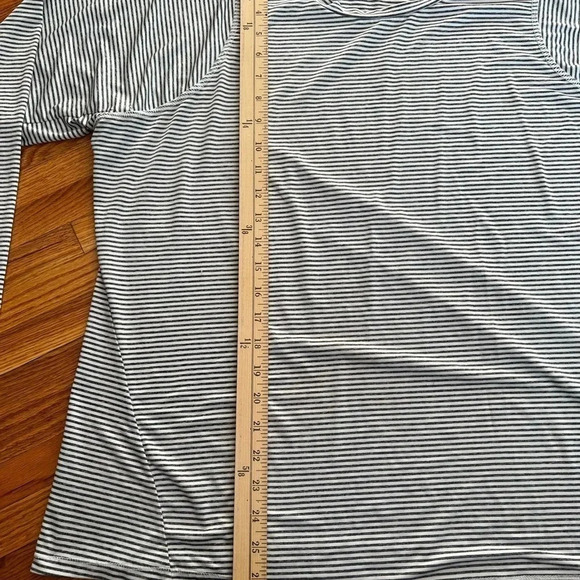 Athletic striped dry fit shirt - Picture 2 of 6